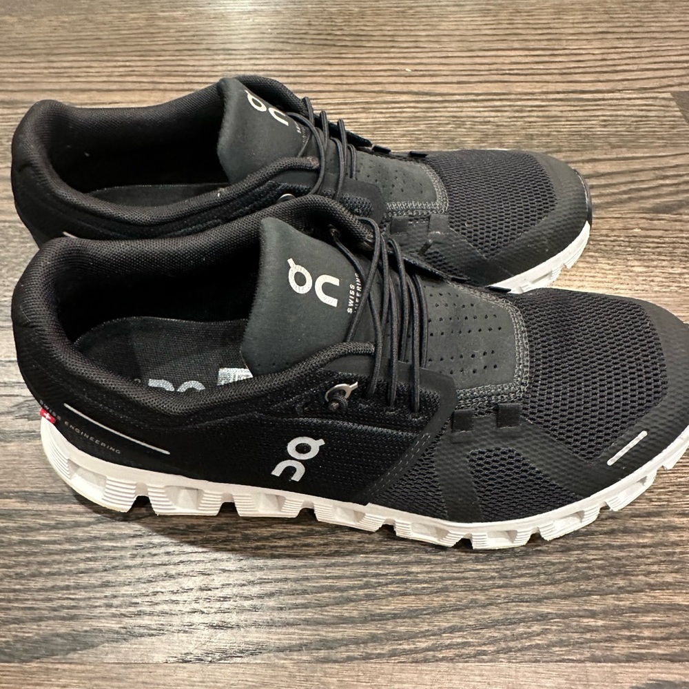 Size 8.5 on cloud. Worn twice.